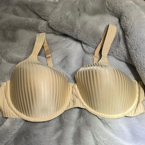 Like new beige Playtex 42C bra. Lightly liked cups with underwire